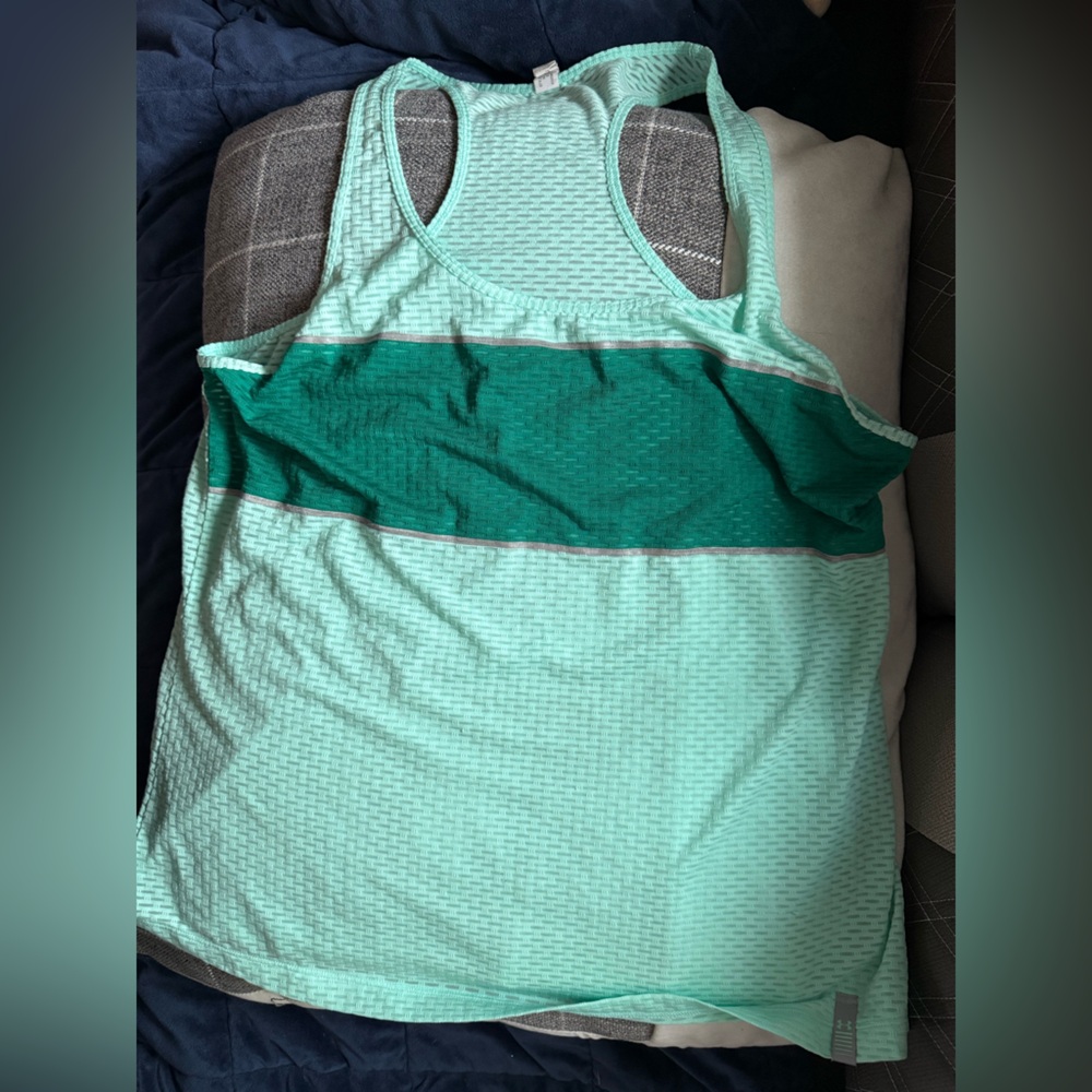 Under Amor jersey tank